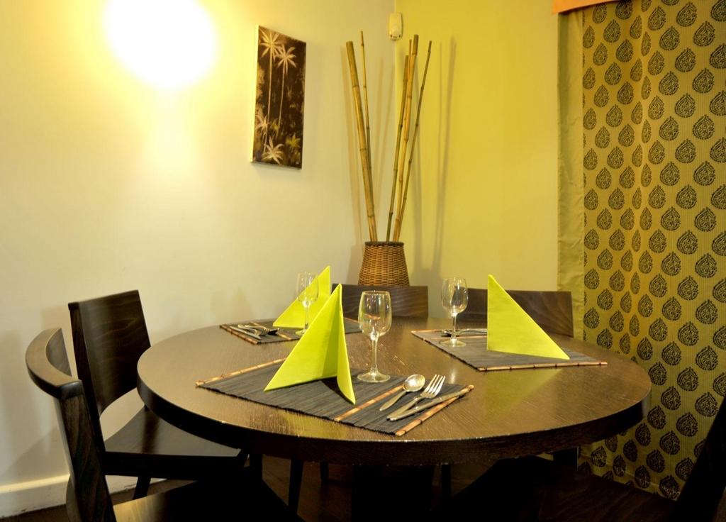 Kyriad Annecy Cran-Gévrier Restaurant foto